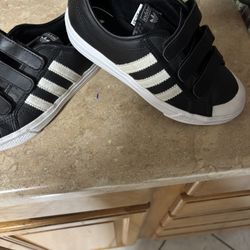 Girls Youth Size 1 1/2 Adidas 