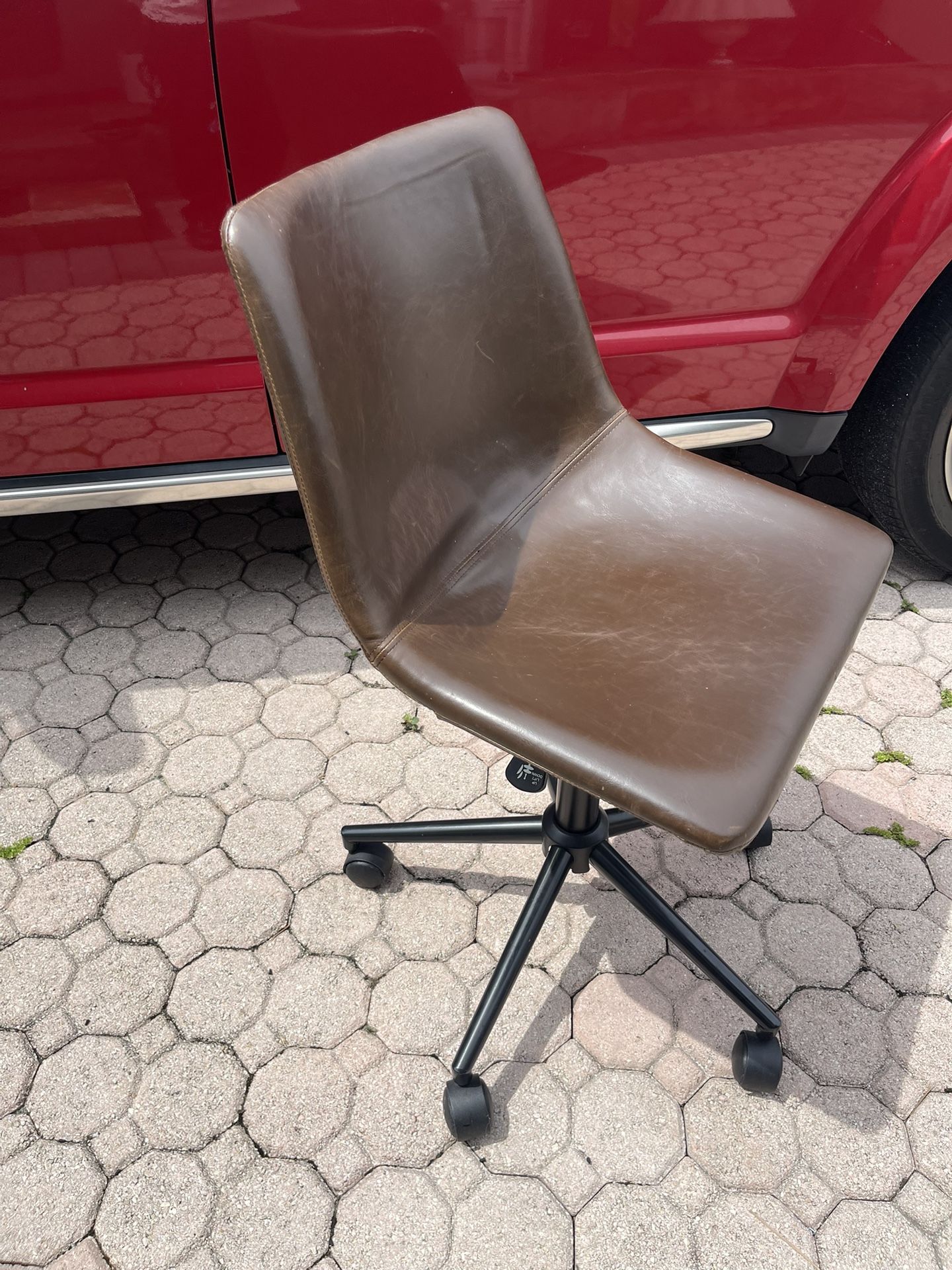 Office Chair In Good Condition $25 Firm On Price