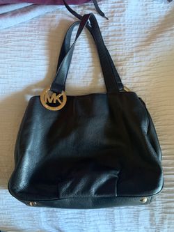 Super cute large Michael kors purse