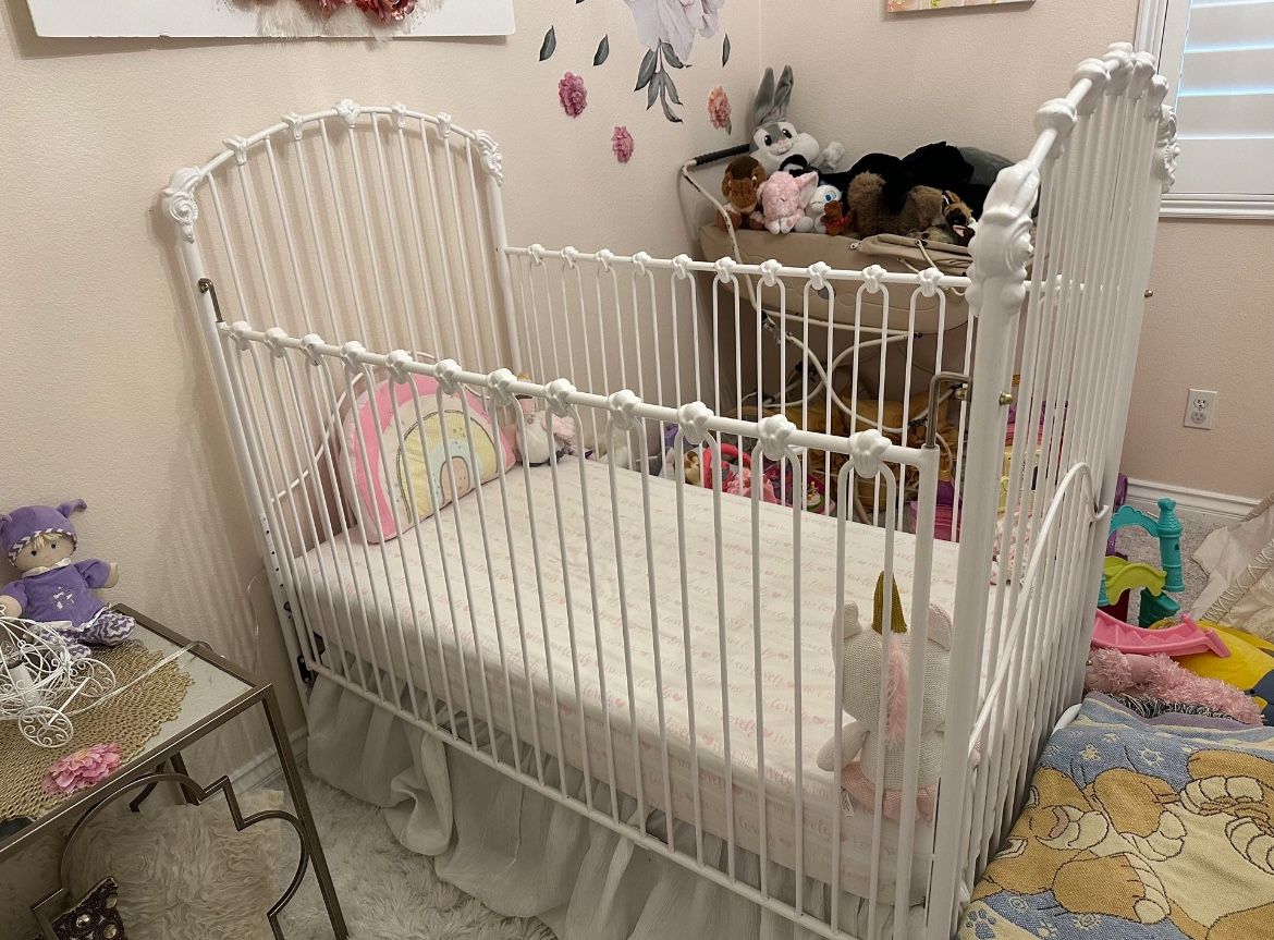 Corsican Heirloom Iron Crib