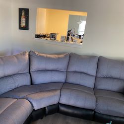 Sectional couch grey and black 