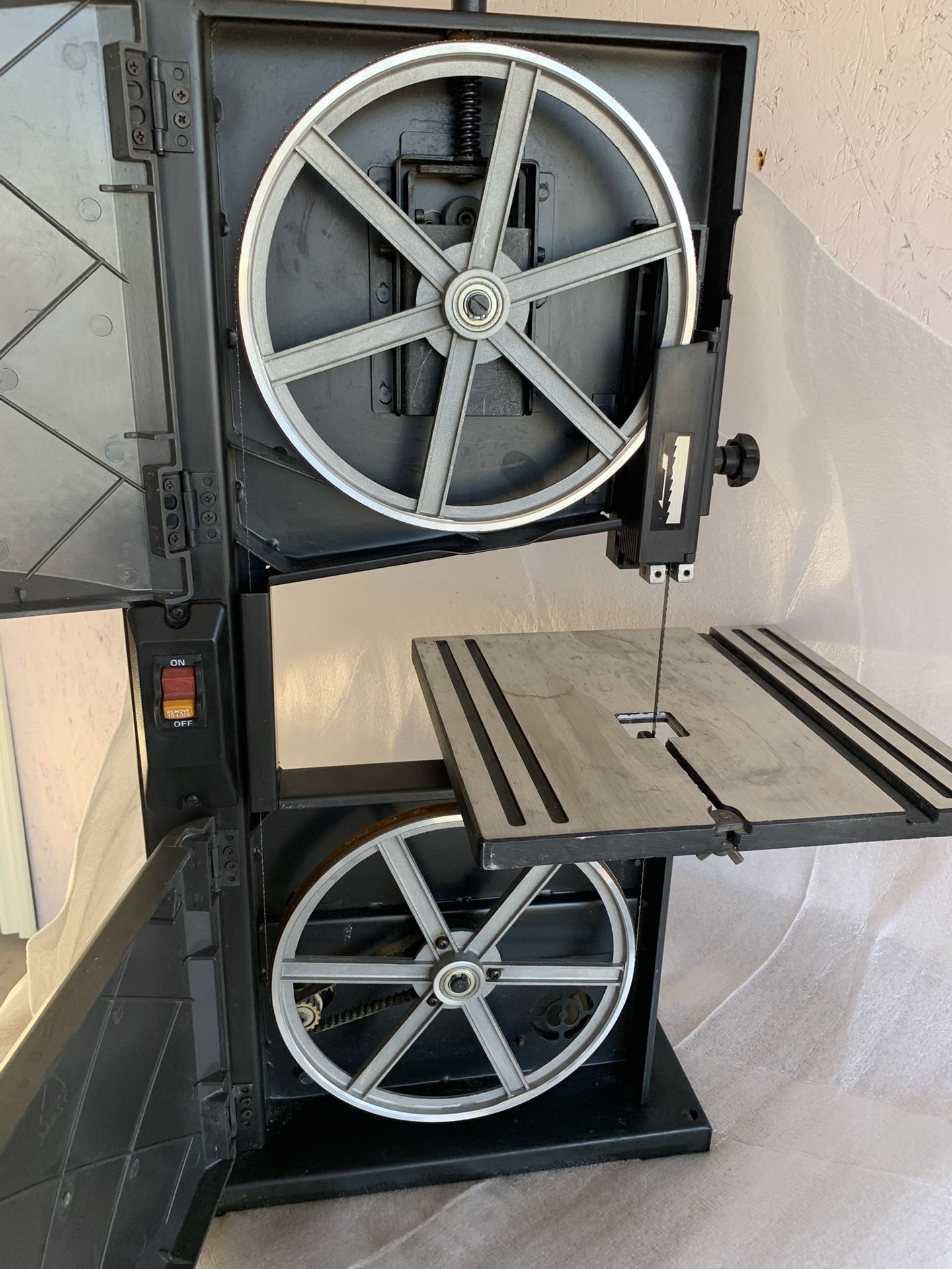 Central Machinery 9” Band Saw