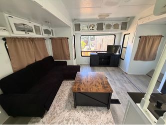 2003 forest river 33’ fifth wheel