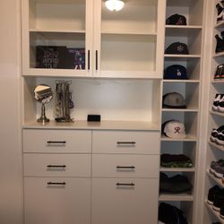 Walk-in closet in white