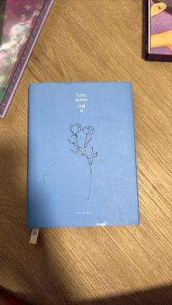 IU Love Poem mini album