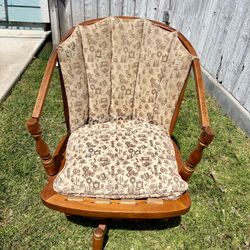 Vintage 1950s Early American Wood Swivel Barrel Chair – Retro Novelty Print