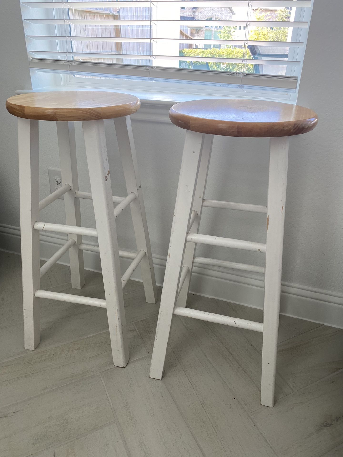 Set Of 2 Wooden Bar Stools