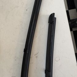 Used taken off Porsche Macan front windshield wipers(pair)