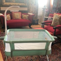 Bed Side Baby Crib Travel Bag , Mobile Holder And Changing Pad