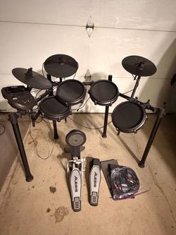 Alesis DM7X Electronic Drum set