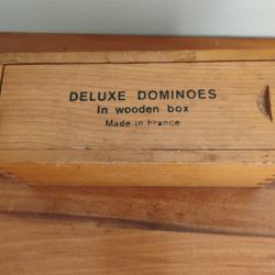 DELUXE DOMINO SET W/PIVOT SPINNERS 