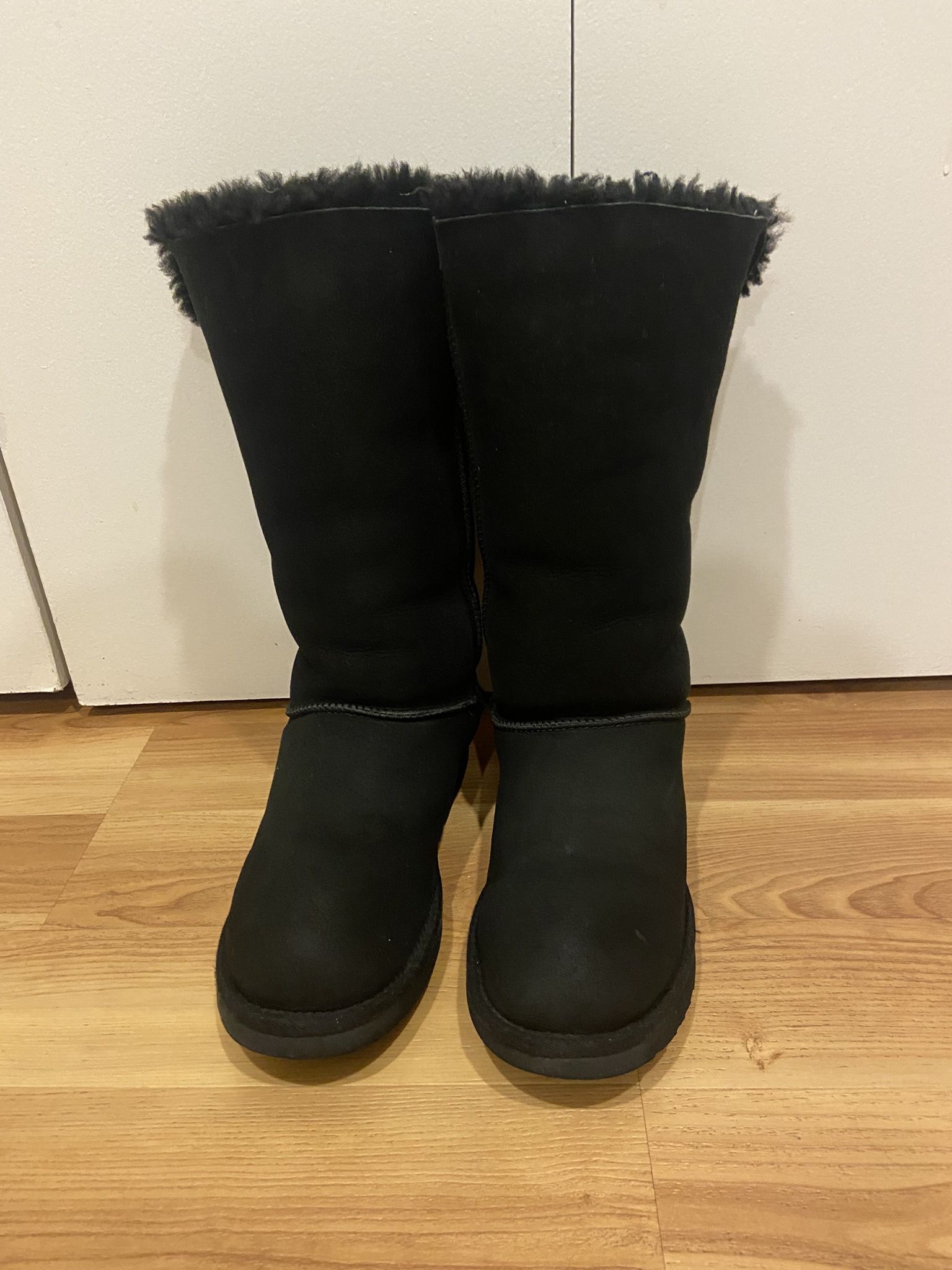 UGG Size 8 For Women