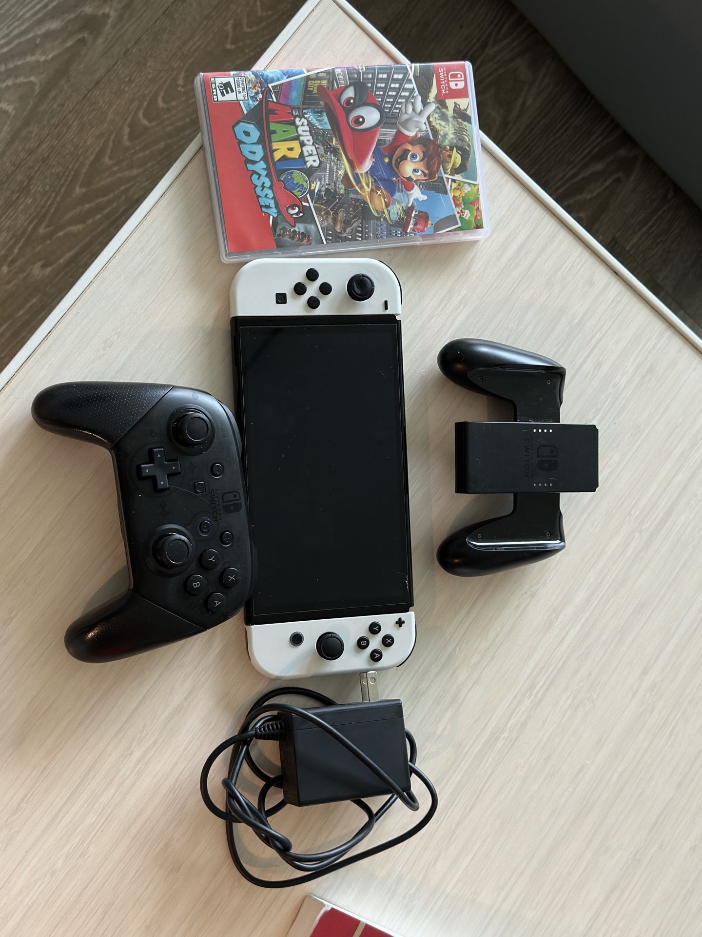 Nintendo Switch OLED & Mario Odyssey 