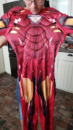 Iron man costume child size 8-10 has ripped sleeve