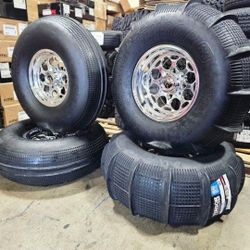 4 Lug Can-am X3 33" Tensor Paddles With Fuel Forged Wheels