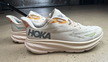 Hoka Clifton 9 running shoes