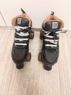 Roller Skates Size 8.5 + NEW Protective Gear Set – $70