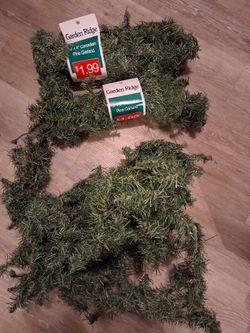 3 9ftx8" Canadian Pine Garland