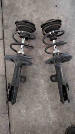 2007 Toyota RAV4 Front Strut Assemblies (Pair) - Used OEM