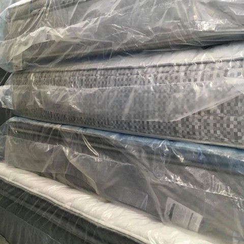 Manufacturer Clearance Wholesale Prices on Name Brand *Mattress* 50 DOWN