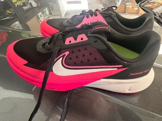 Girls size 5 Nikes