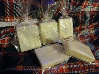 Organic beeswax wax melts