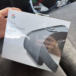 Google Daydream View VR Headset with Remote ) - Charcoal Great Condition