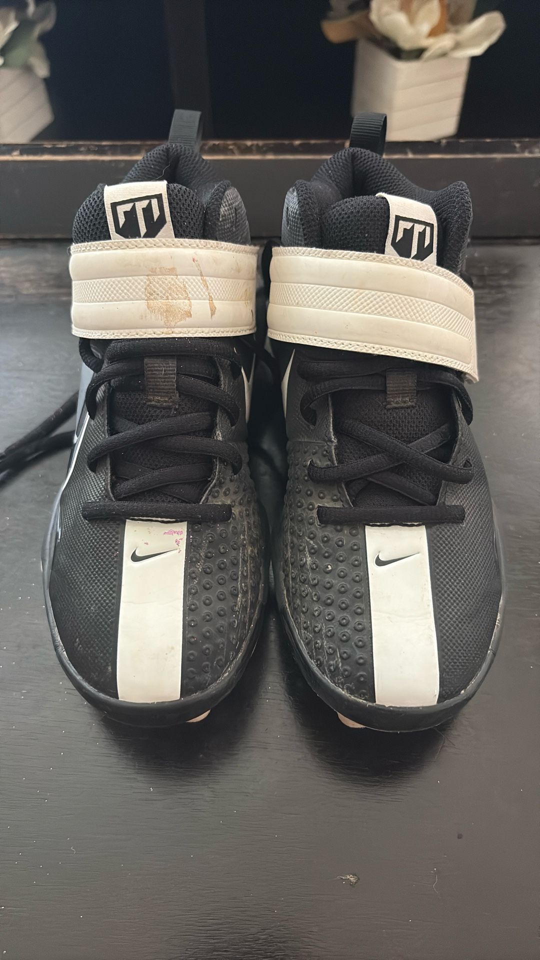Baseball cleats 
