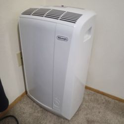 DeLonghi Portable Air Conditioner & Hose