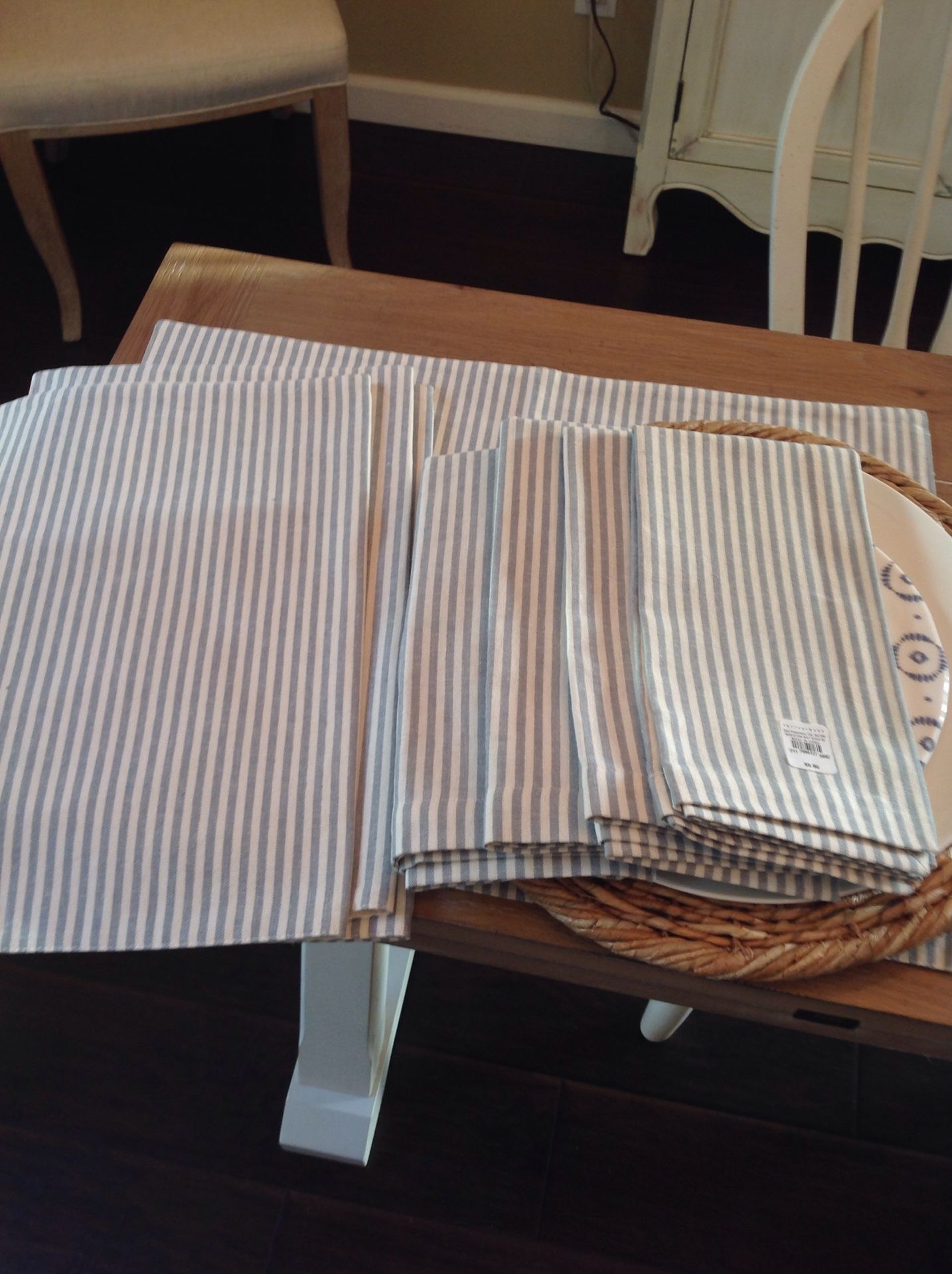 SET POTTERY BARN 4 NAPKINS & 4 PLACEMATS WHEATON LIGHT BLUE STRIPE