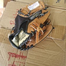 Baceball Glove/ Youth
