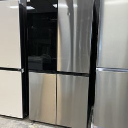 Samsung Bespoke 4 Door Flex Refrigerator With Beverage Center