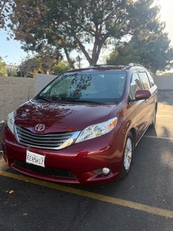 2014 Toyota sienna XLE