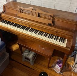 Vintage Wurlitzer Upright Piano with Bench – Solid Wood