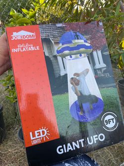 9ft tall inflatable UFO