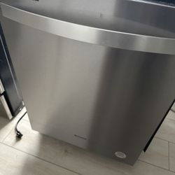 Whirlpool Dishwasher
