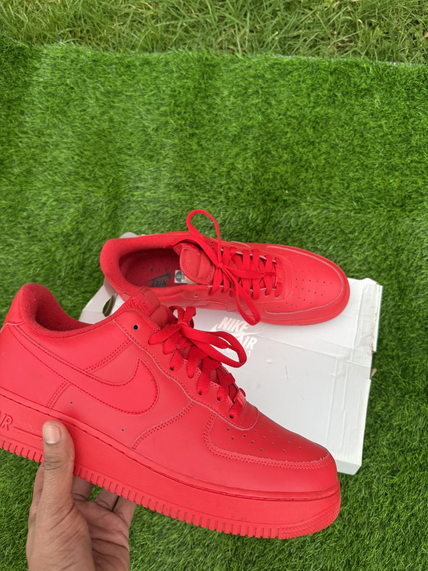 Nike Air Force 1 '07 LV8 "Triple Red"