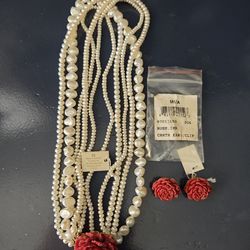 For Sale this neckles and earrings new never used...