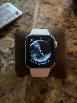 Apple Watch- Series 5 Nike edition