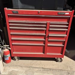 Husky 13 drawer 850 capacity tool chest
