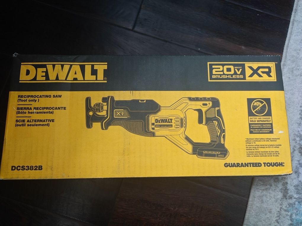 dewalt dcs382b Reciprocating Saw