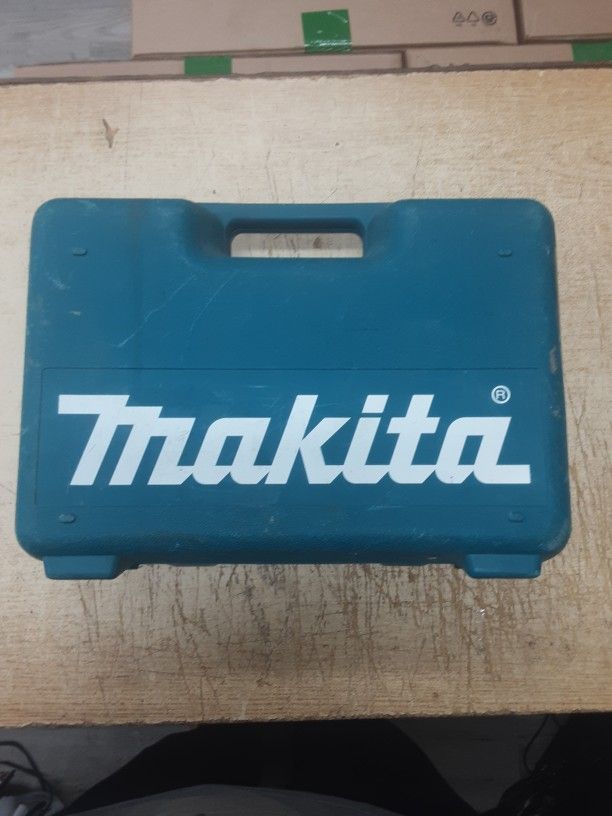 Makita GA4030K 4" Angle Grinder, with tool case, Teal