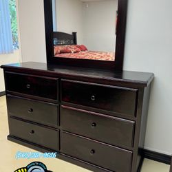 Cherry Solid Wood 6 Drawer Dresser And Mirror 