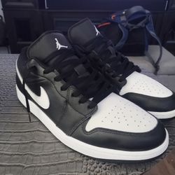 black and white Jordan 1 low size 12