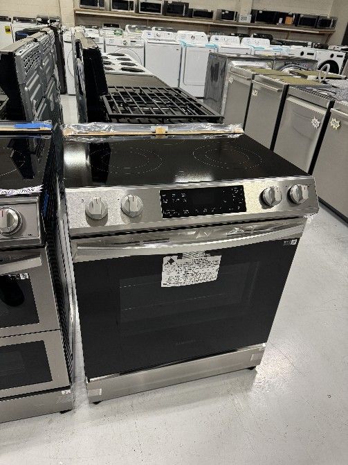 Electric Stove Slide In Stainless Steel with Warranty NEW IN BOXES