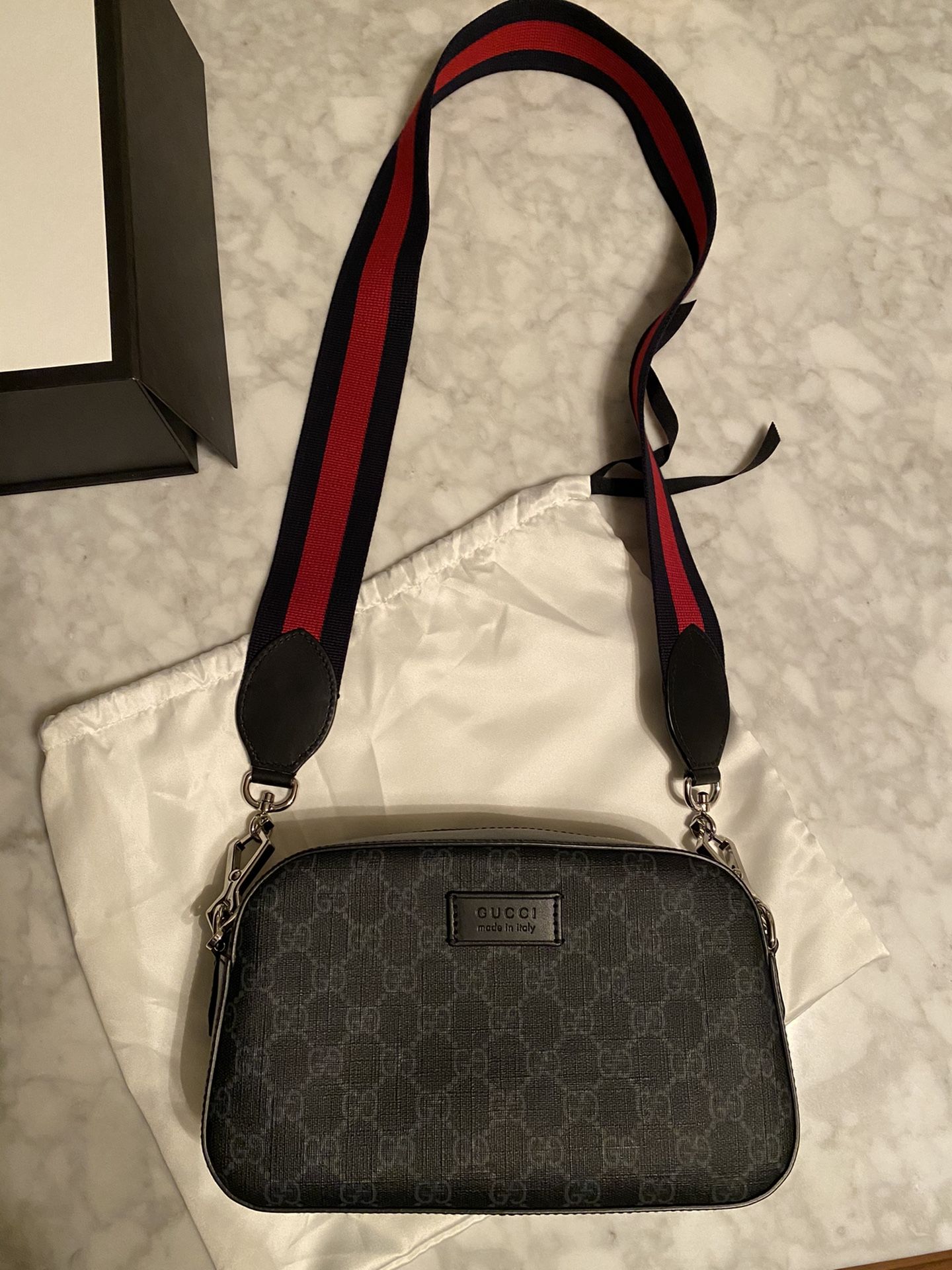 Gucci Camera Messenger Bag GG Supreme