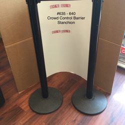Crowd Control Stanchion Barrier With Retractable Cord