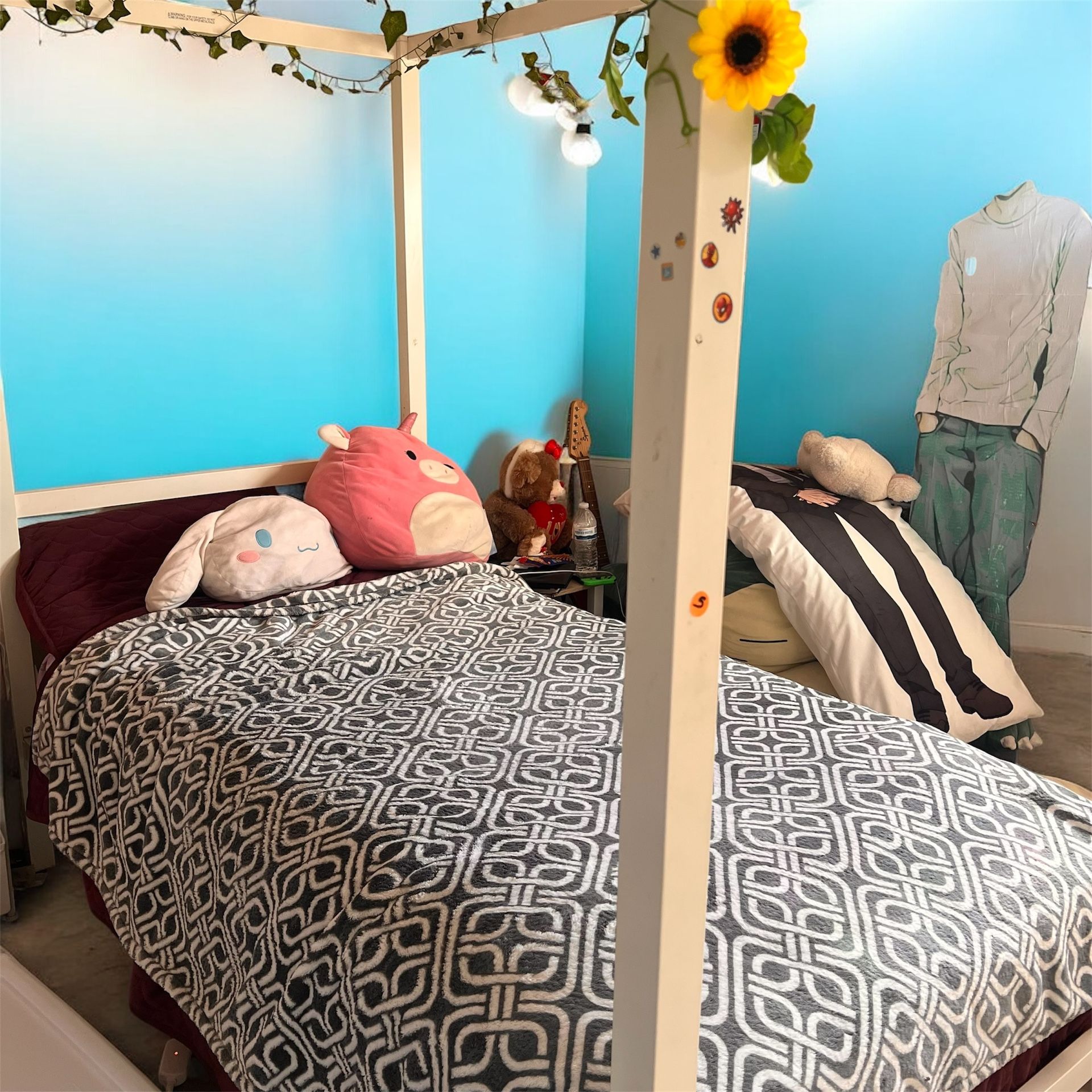 Twin Canopy Bed With Mattress