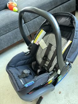 Infant Car Seat- With Base.