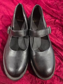 Black Mary Jane shoes
